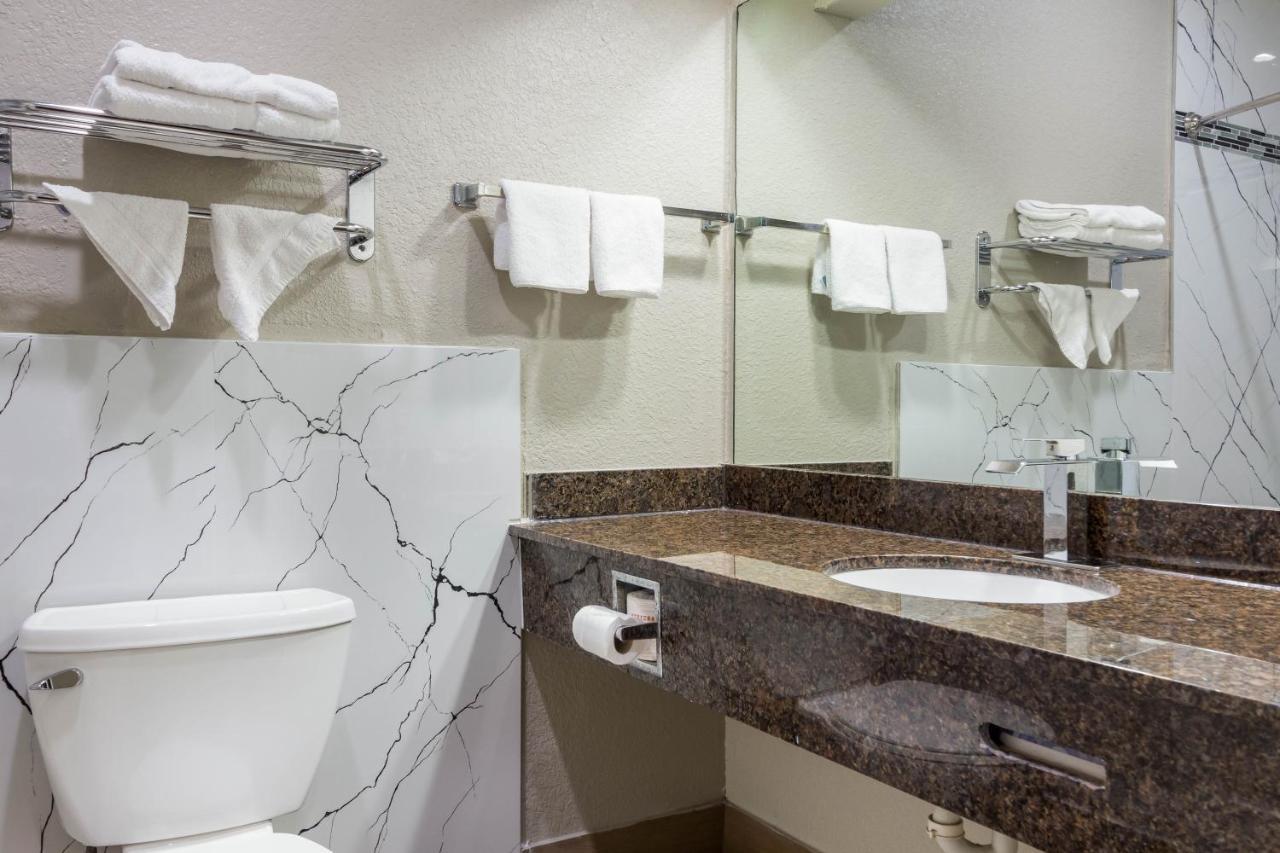 Scottish Inn And Suites Baytown Dış mekan fotoğraf