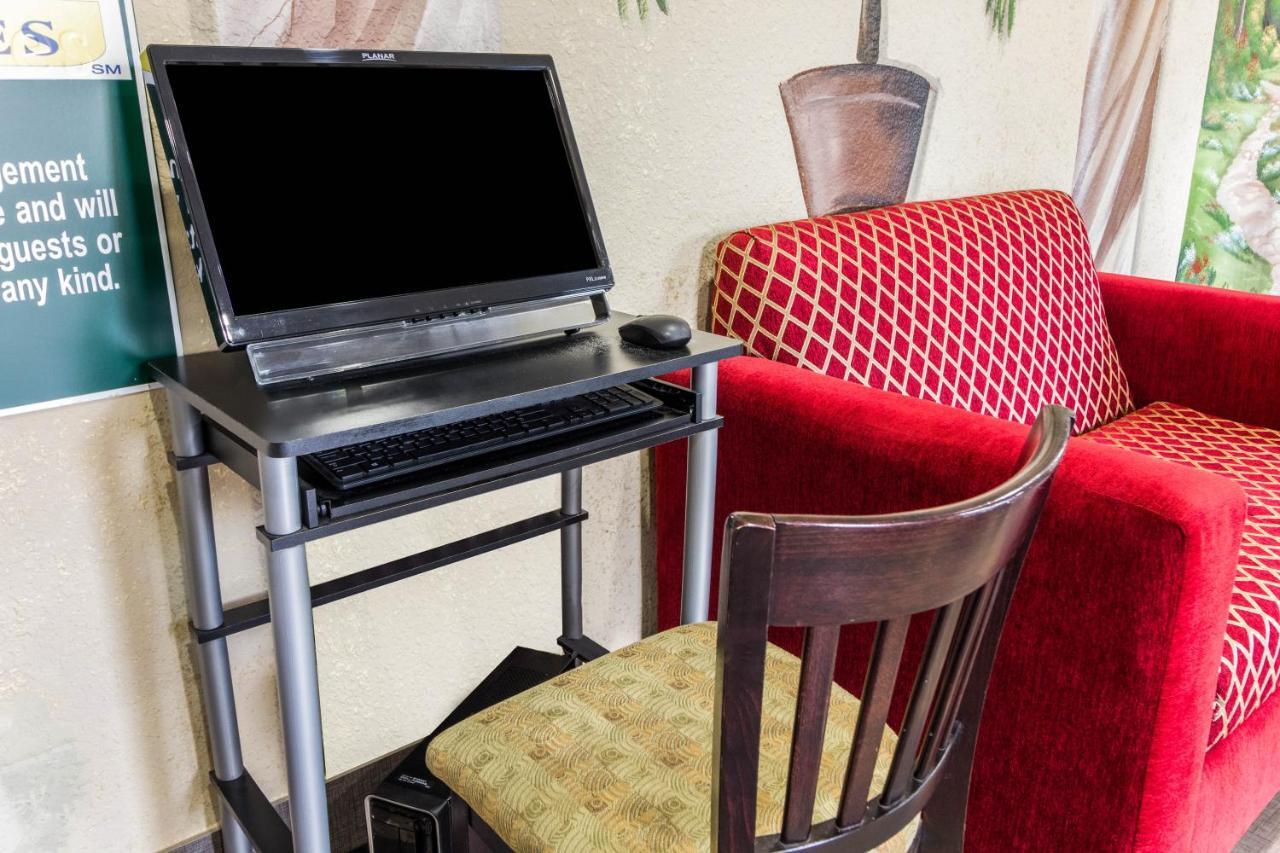Scottish Inn And Suites Baytown Dış mekan fotoğraf